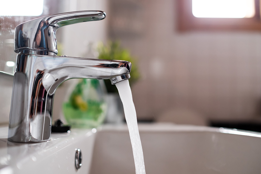 Plumber Tips: Should You Worry About High Water Pressure In Your Home? | Denton, TX